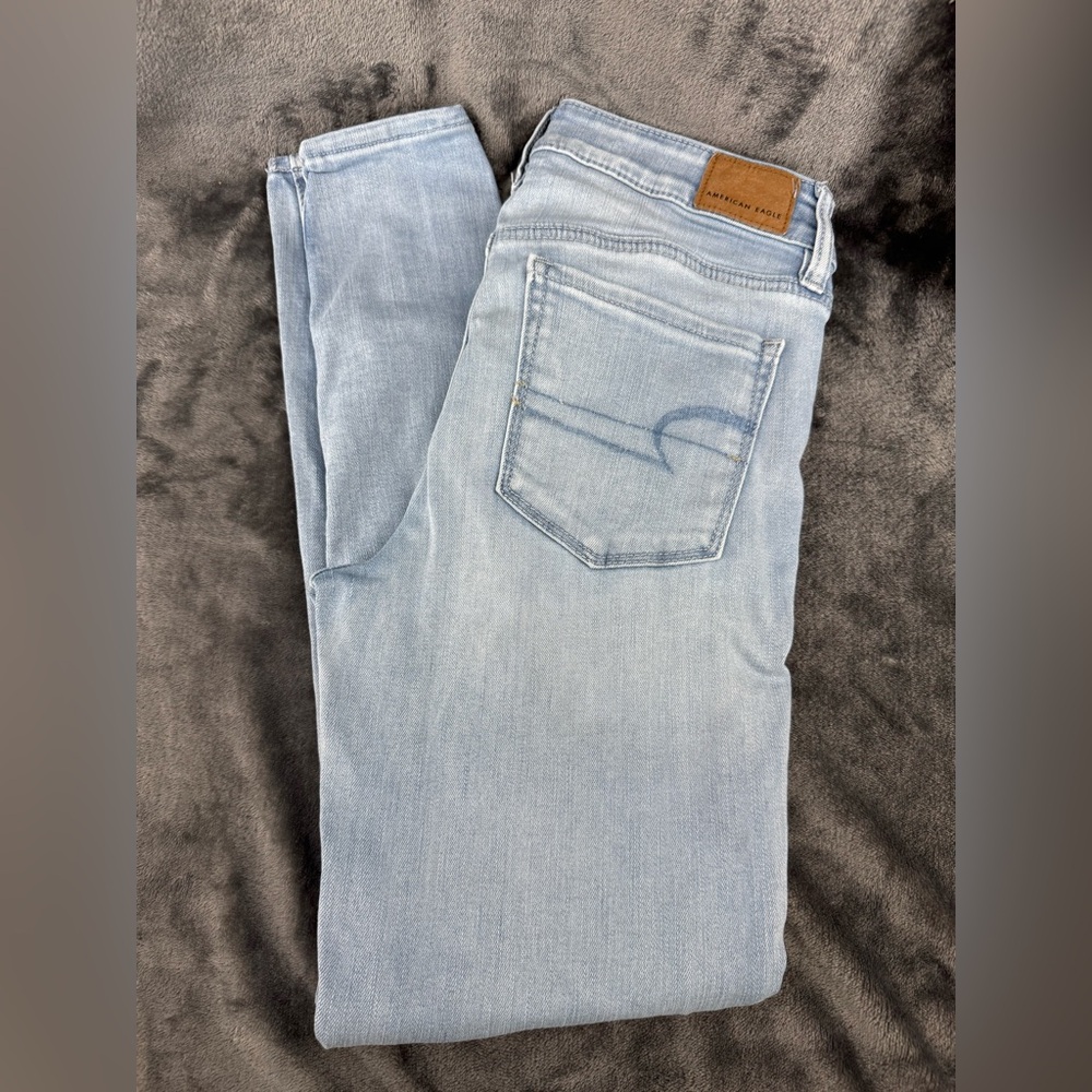 American Eagle AEO Hi-Rise Jegging Light Wash Denim Jean Size 4 Short